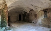 16 Nella roccia...